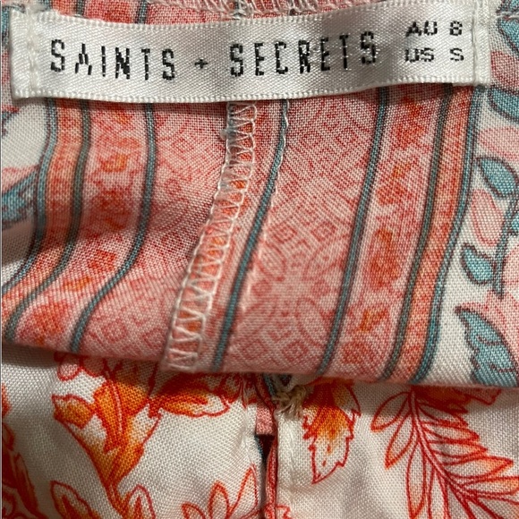 Saints +secrets romper floral half button front. Rayon size us 4 Small. - Picture 10 of 11